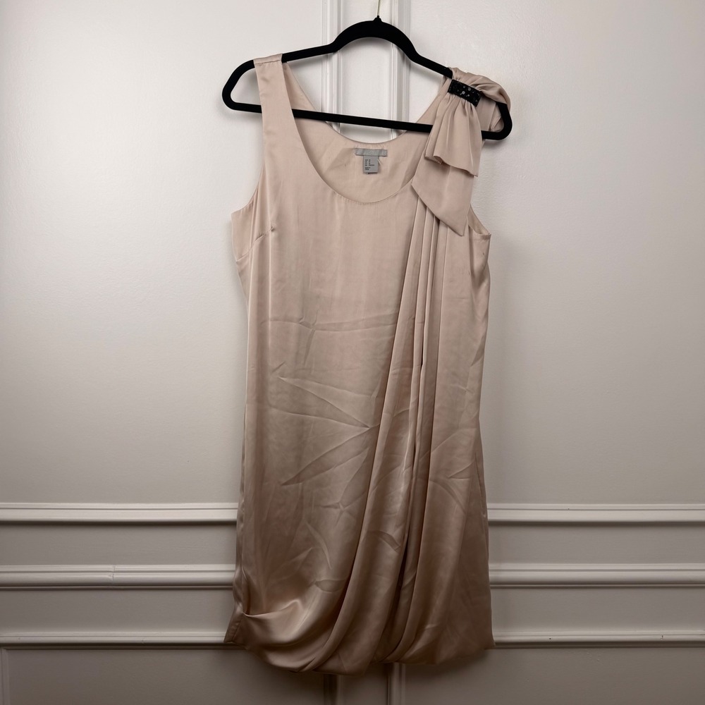 H&M Champagne Satin Bow One Shoulder‎ Draped Bubble Hem Beige Cocktail Dress